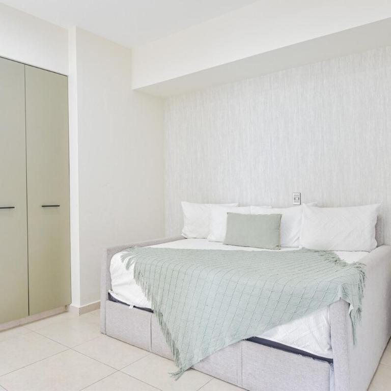 Tower Altomare on Malecón with King Bed and 10th floor views - Two-Bedroom Apartment - 2