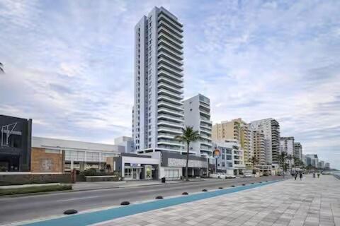 Tower Altomare on Malecón with King Bed and 10th floor views - Two-Bedroom Apartment - 17