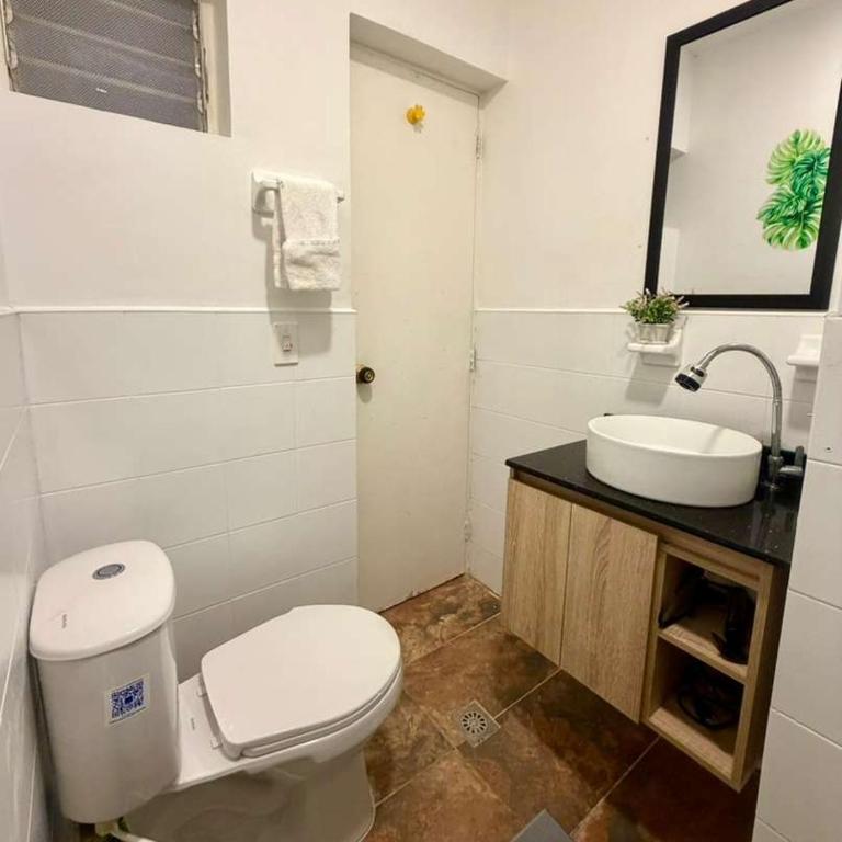 Villa Laureles Medellin 4 Hab 3 Baños Excelente Ubicación - Villa - 11