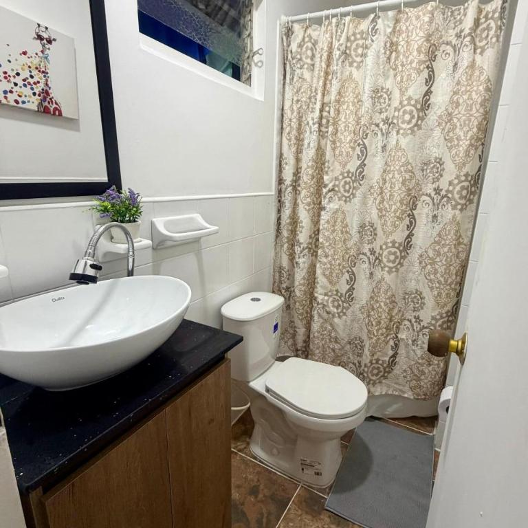 Villa Laureles Medellin 4 Hab 3 Baños Excelente Ubicación - Villa - 20