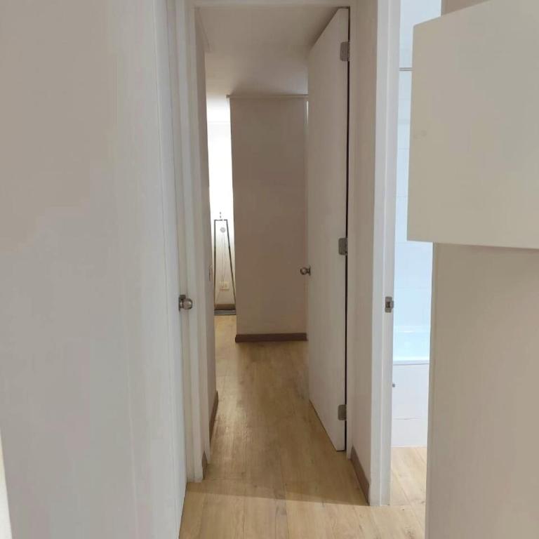 Moderno Depto Frente a Florida Center y Metro Bellavista - One-Bedroom Apartment - 8