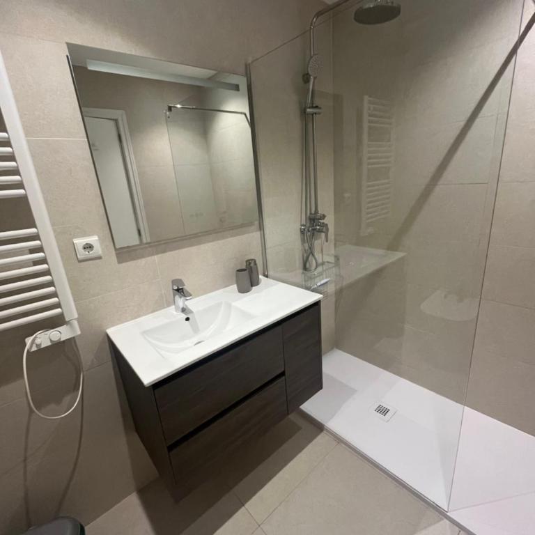 Casa Flores - Two-Bedroom Chalet - 4