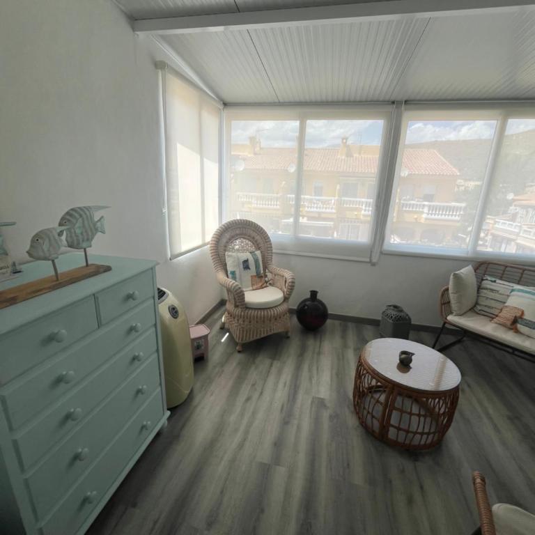 Casa Flores - Two-Bedroom Chalet - 8