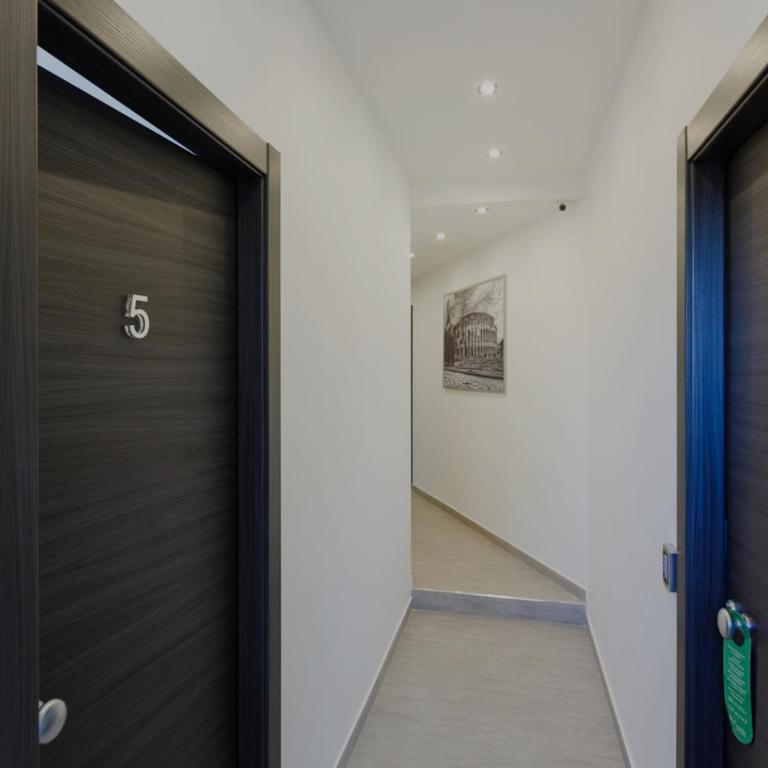 Domus Arena - Double Room with Private Bathroom - 16