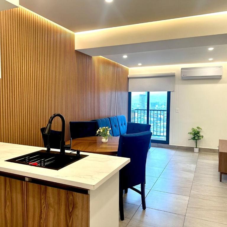 Espectacular y exclusivo departamento en Monterrey - Three-Bedroom Apartment - 3