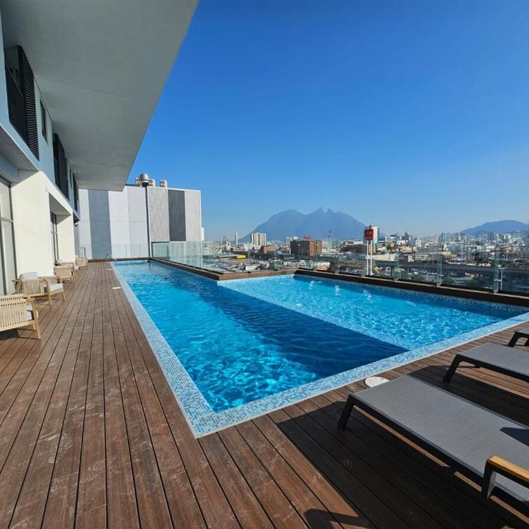 Espectacular y exclusivo departamento en Monterrey - Three-Bedroom Apartment - 1