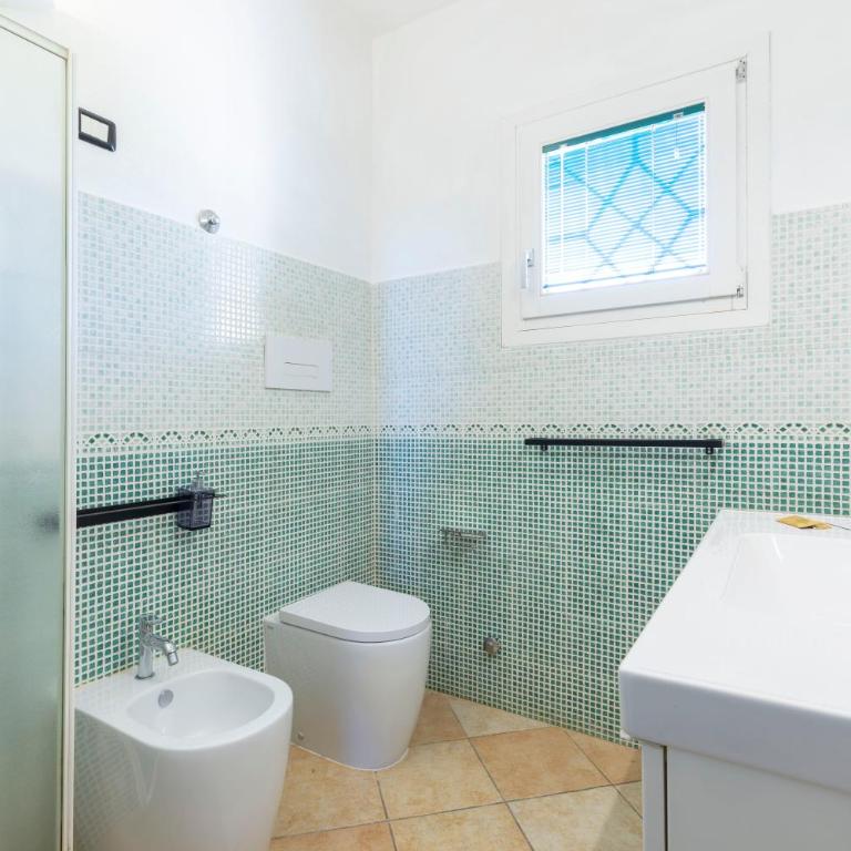 Bados APTs - One-Bedroom Apartment with Garden - 17