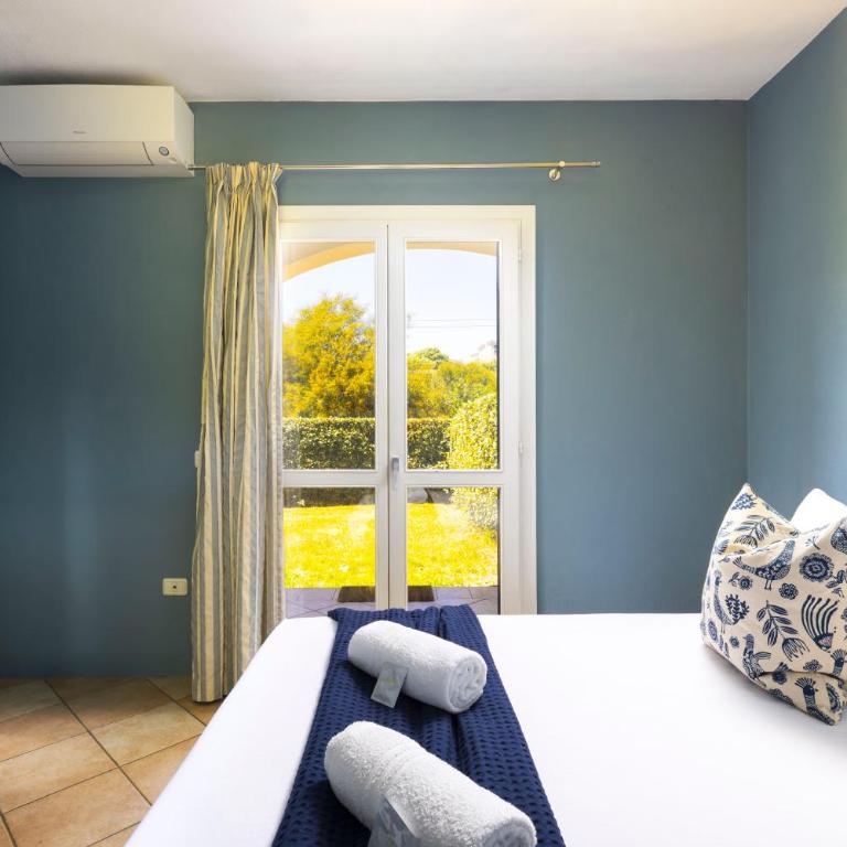 Bados APTs - One-Bedroom Apartment with Garden - 20