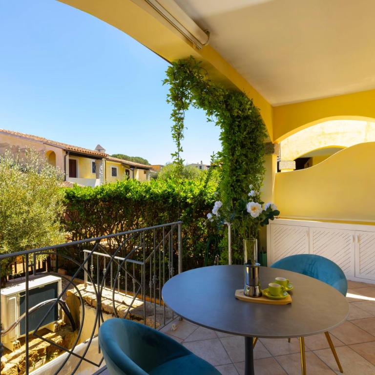 Bados APTs - One-Bedroom Apartment with Garden - 1