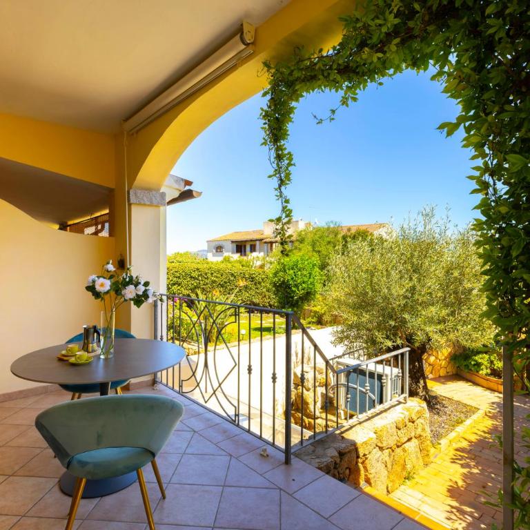 Bados APTs - One-Bedroom Apartment with Garden - 23