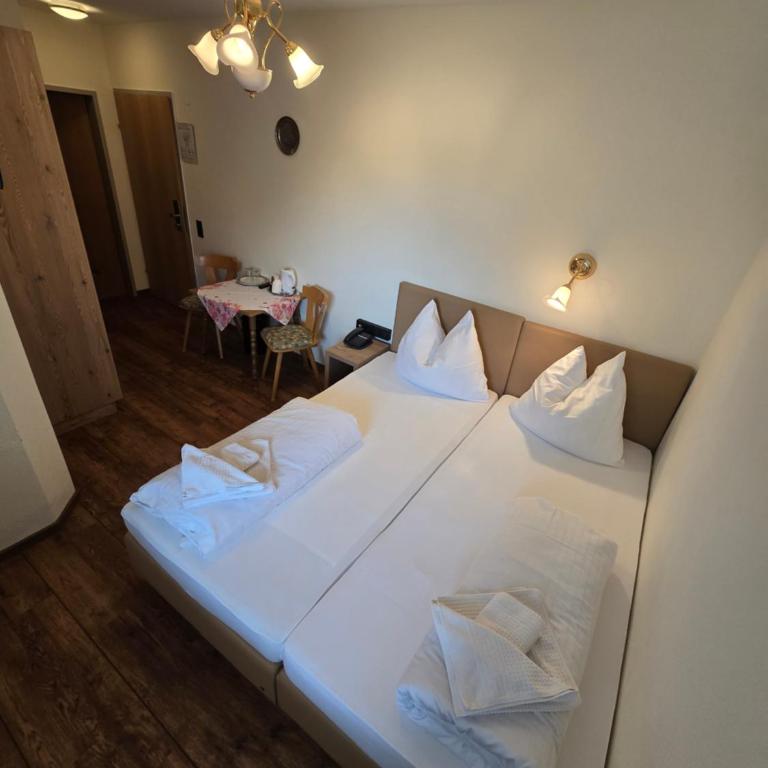Ferienhotel Fuchs - Kleines Zweibettzimmer - 1