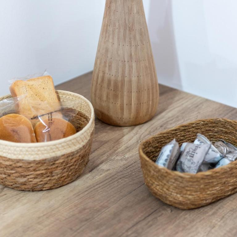 Perla Marina Rooms - Dreibettzimmer mit Dusche - 8