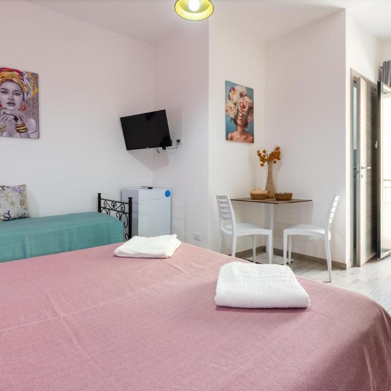 Perla Marina Rooms - Dreibettzimmer mit Dusche - 4