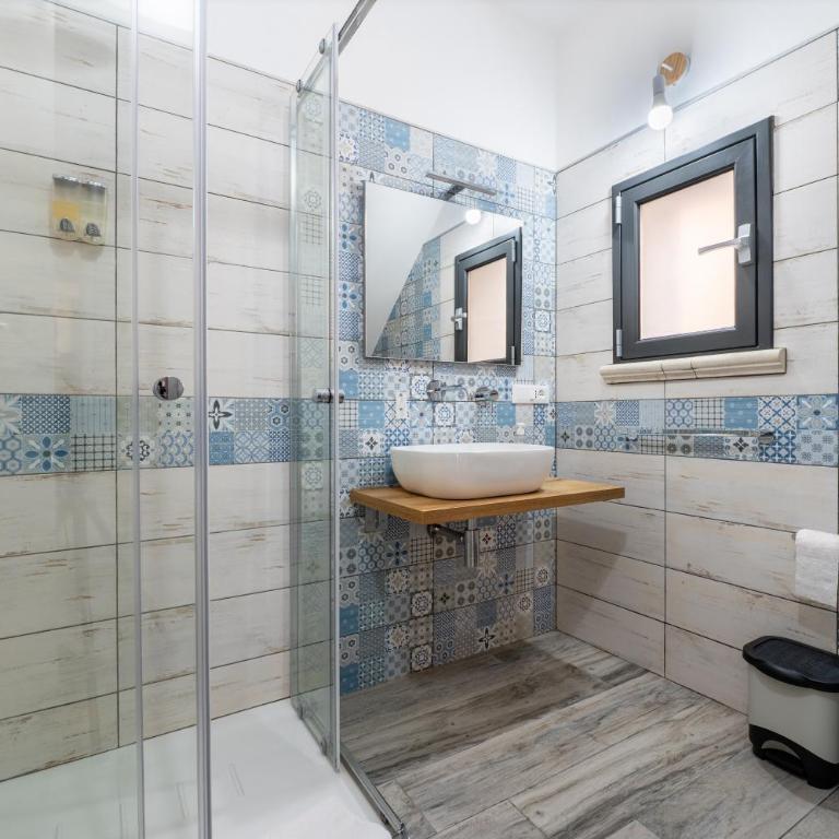 Perla Marina Rooms - Dreibettzimmer mit Dusche - 6