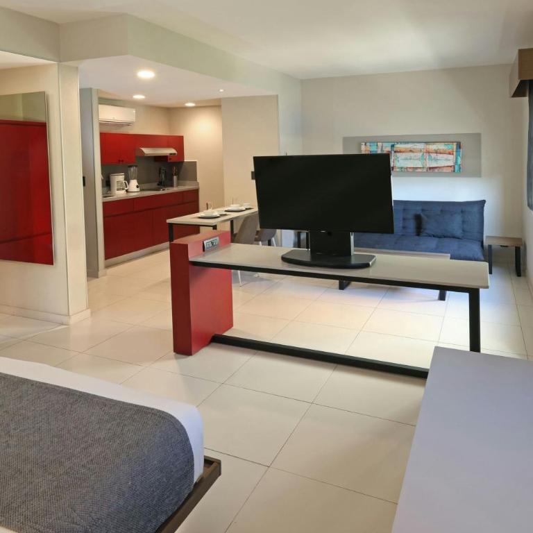 City Express Plus by Marriott Cabo San Lucas - Suite con sofá cama - Cama grande - 6