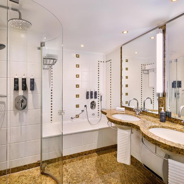 The Westin Grand Munich - Bayerisches Zimmer mit Kingsize-Bett - 1