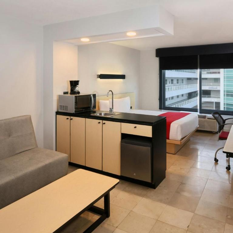 City Express by Marriott Cancun - Suite con sofá cama - Cama grande - 10