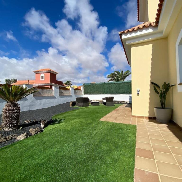 Villa familiar con piscina, barbacoa y WIFI - Villa - 9