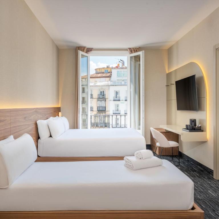 FORTINN Puerta del Sol - Junior Suite with Balcony - 7