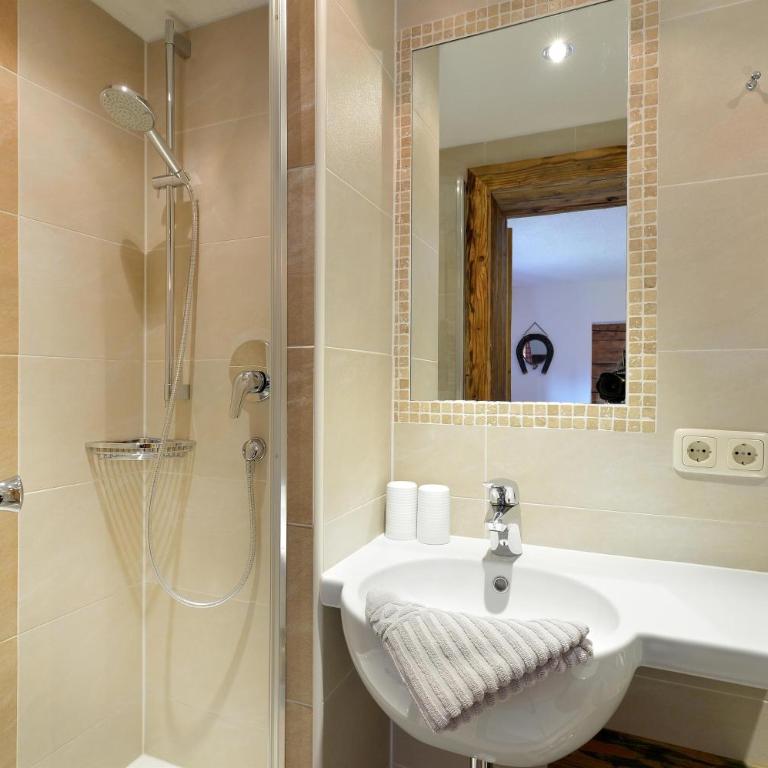 Petererhof - Habitación Triple con ducha - 5