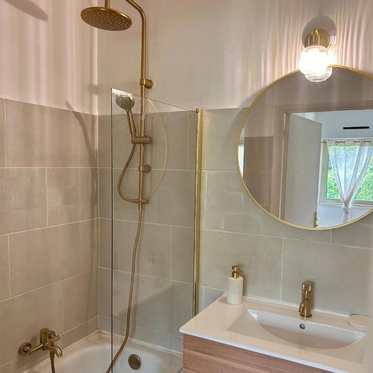 Nouveau ! Studio à 3 minutes de la mer entre Antibes et Cannes - Apartment mit 1 Schlafzimmer - 2