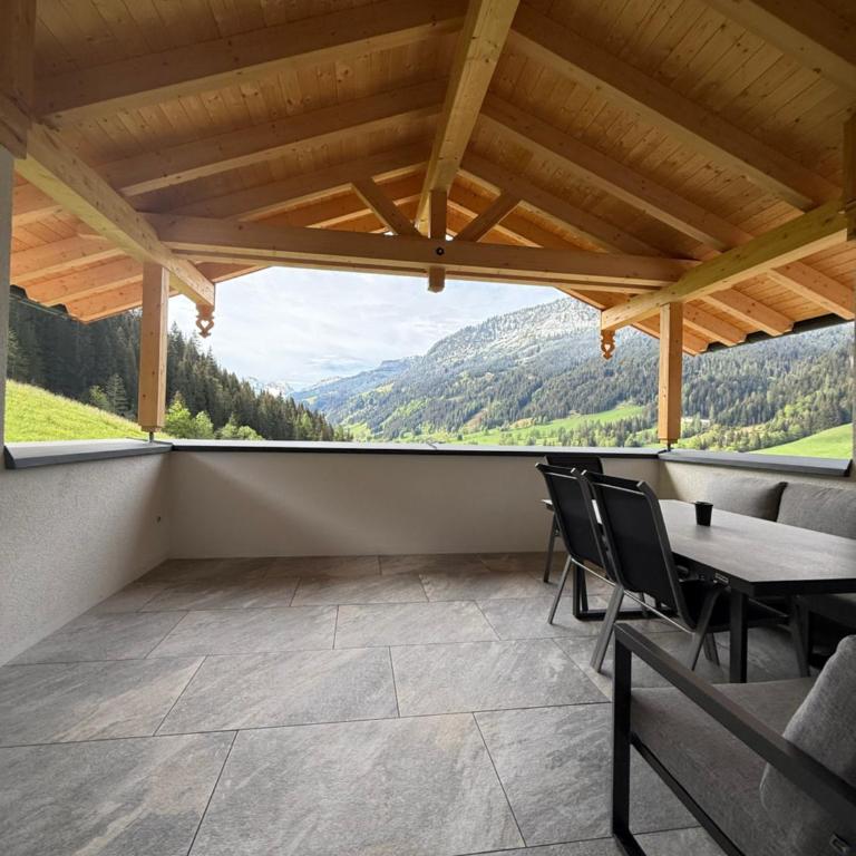 Griesbauer Familie Gehwolf - Apartment mit 3 Schlafzimmern und Balkon - 2