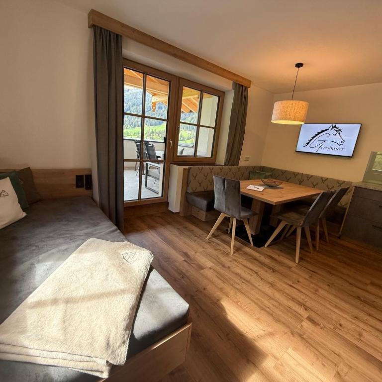 Griesbauer Familie Gehwolf - Apartment mit 3 Schlafzimmern und Balkon - 1