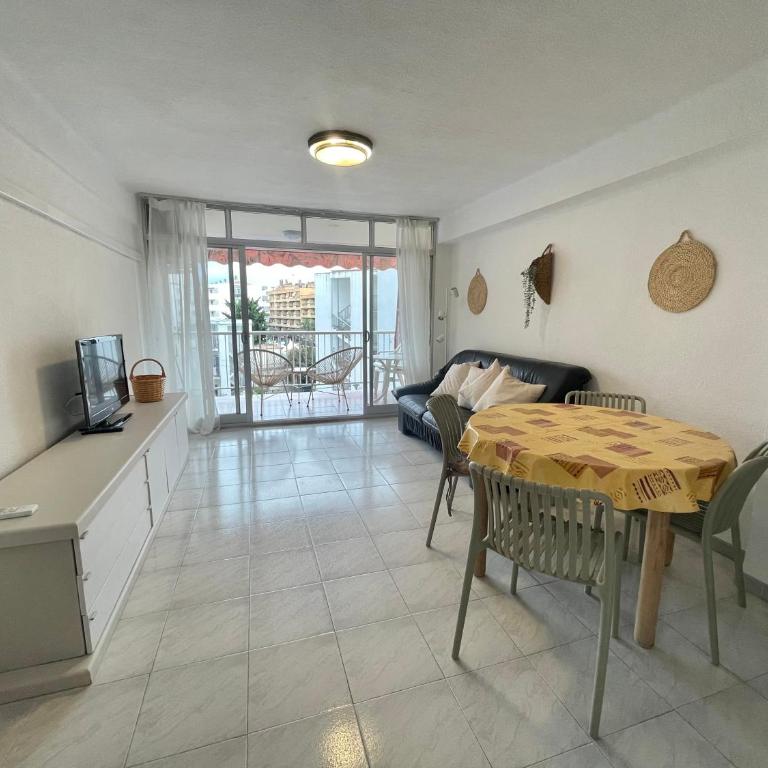 Top location with a pool and terrace! - Apartamento de 2 dormitorios - 18