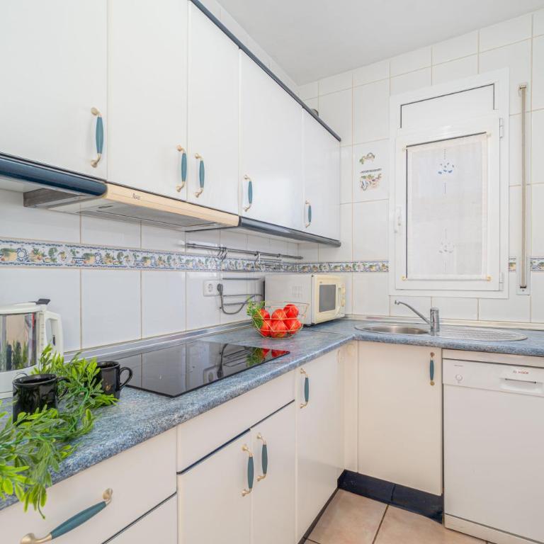RESIDENCIA ALBERES -Apartamento completo con piscina, barbacoa, parking- D - Apartamento de 2 dormitorios - 11