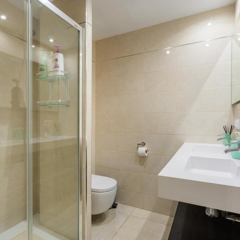 MARBELLA HOME RENTALS - Beachfront Luxury Apartment, 5BR Playas del Duque - Apartamento Deluxe - 9