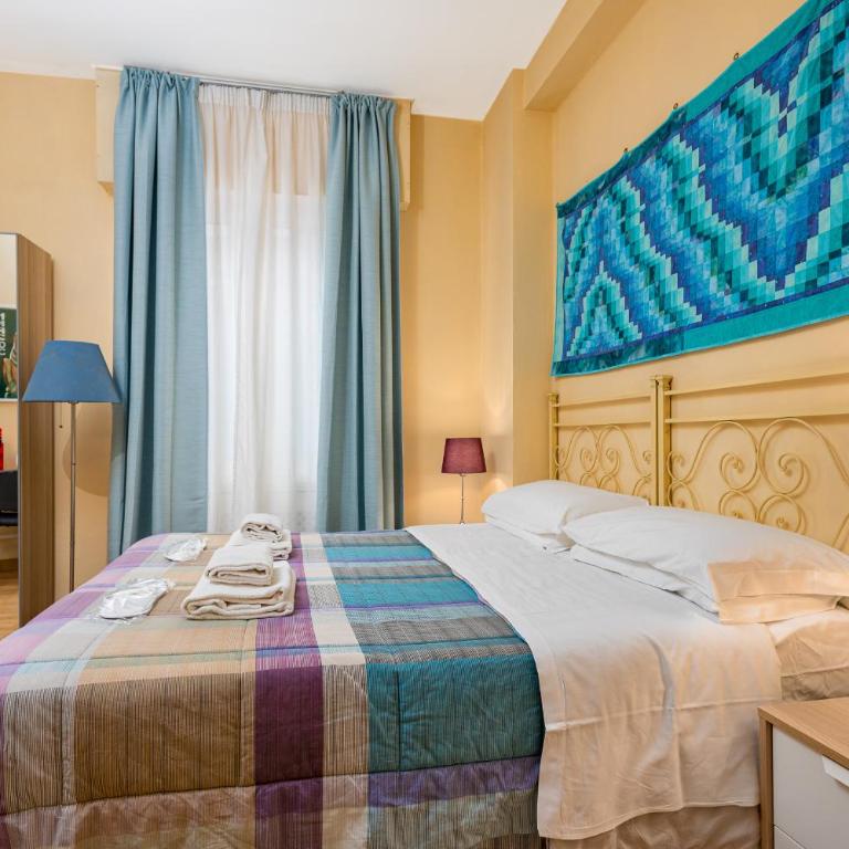 Hotel Por Santa Maria - Camera Matrimoniale/Doppia con Letti Singoli con Bagno Privato Esterno - 1