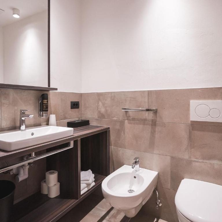 Emma Historic Hotel - Junior Suite mit Balkon - 2