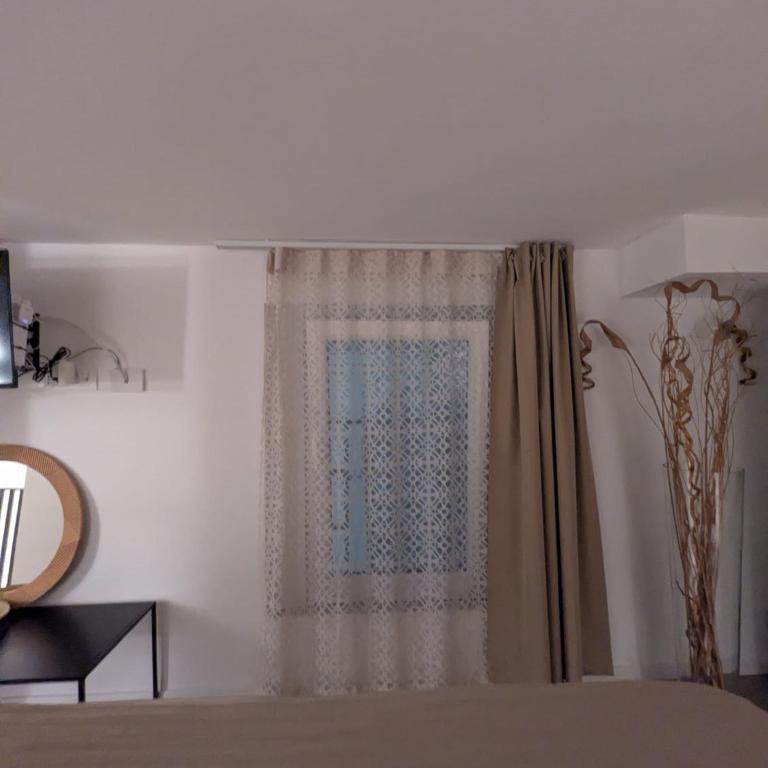 HomeCtGb91 - One-Bedroom Apartment - 3