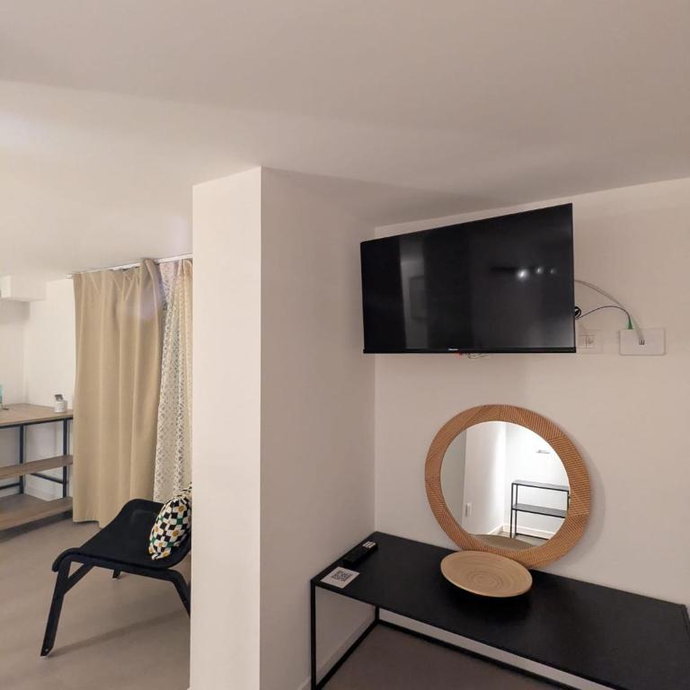 HomeCtGb91 - One-Bedroom Apartment - 16