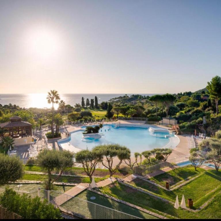 Cap ESTEREL Village Vacance MAGNIFIQUE Studio NEUF Clim - Wifi - Parking - Aperçu mer - Apartment mit 1 Schlafzimmer - 21