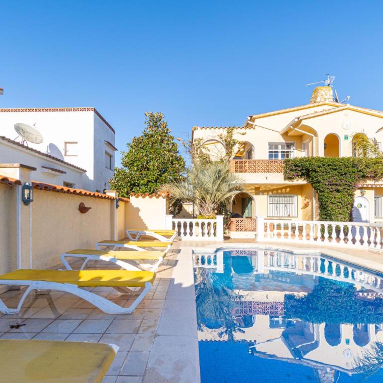 RESIDENCIA ALBERES -Apartamento completo con piscina, barbacoa, parking- A - Apartamento de 2 dormitorios - 1