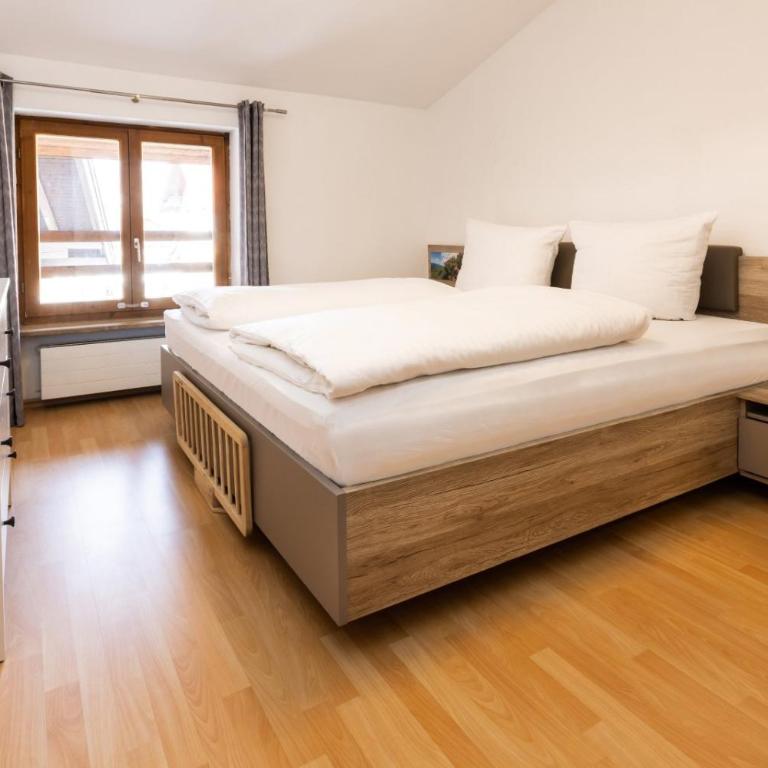 Landgasthof Augustiner - Apartment mit 2 Schlafzimmern und Bergblick - 5