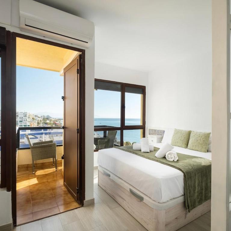 Modern Loft Beachfront Aloha Playa - Apartamento de 2 dormitorios - 10
