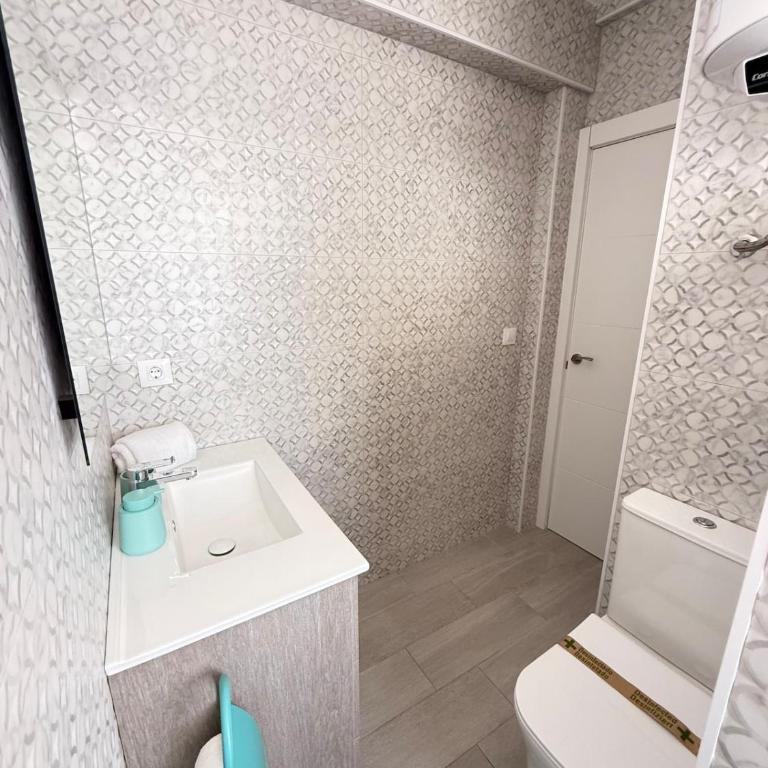 Modern Loft Beachfront Aloha Playa - Apartamento de 2 dormitorios - 13
