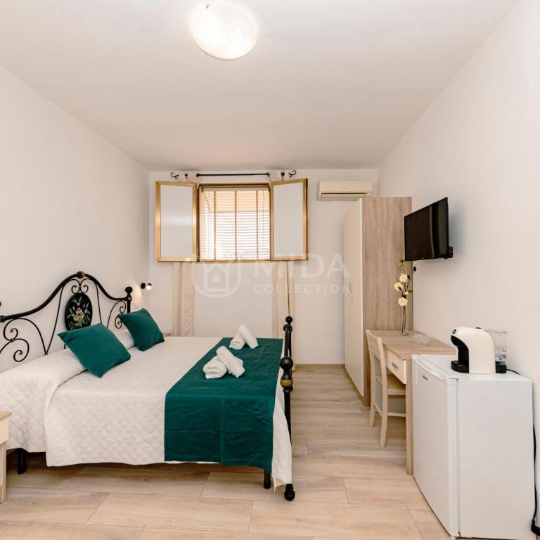 LORY'S HOUSE - Triple Room with Private Bathroom - 7