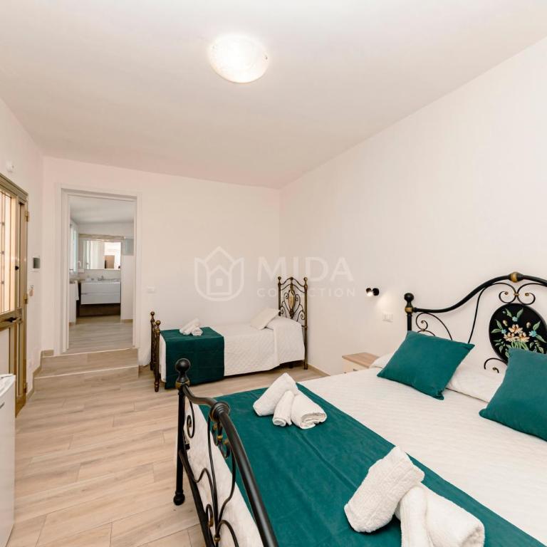 LORY'S HOUSE - Triple Room with Private Bathroom - 6