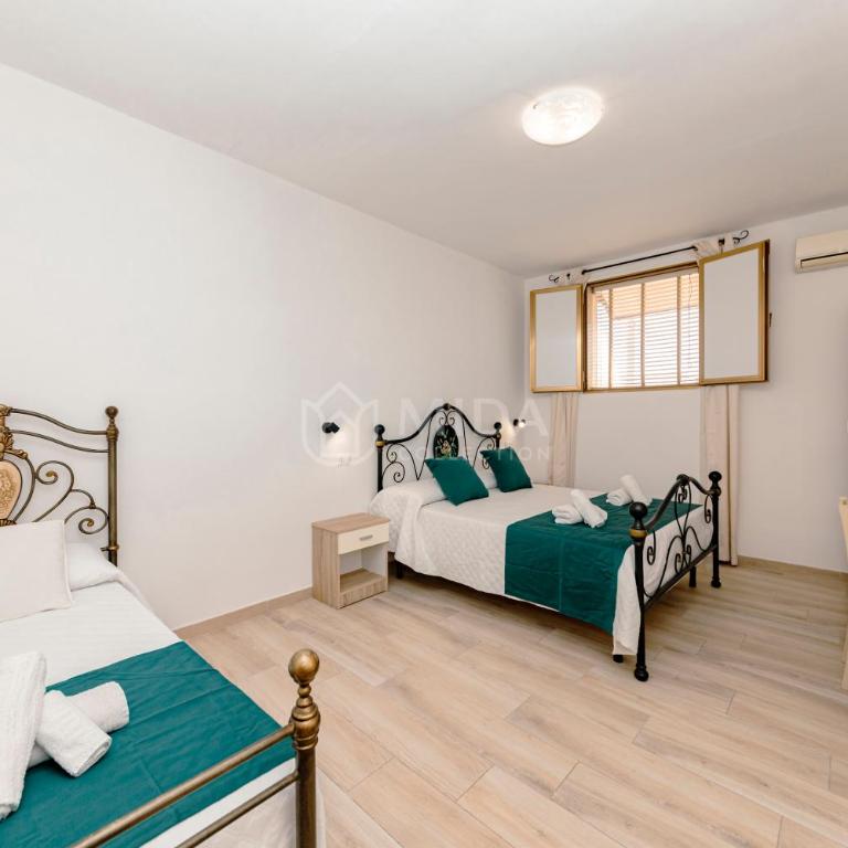 LORY'S HOUSE - Triple Room with Private Bathroom - 2