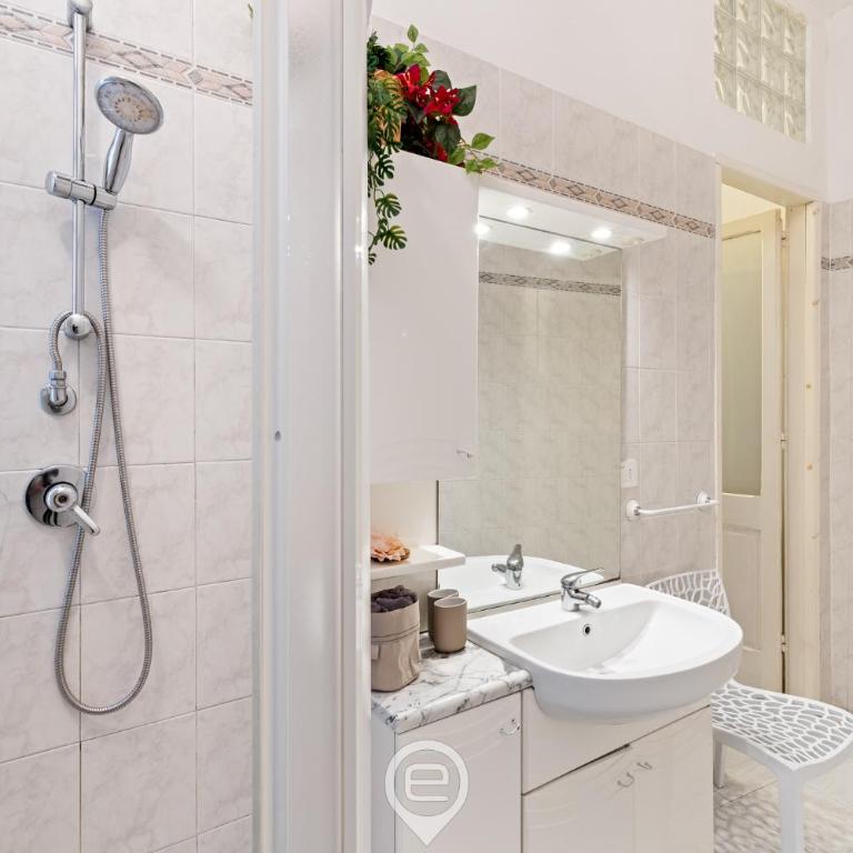 Vistamarina apartment 2 - Two-Bedroom Apartment with Terrace - 25