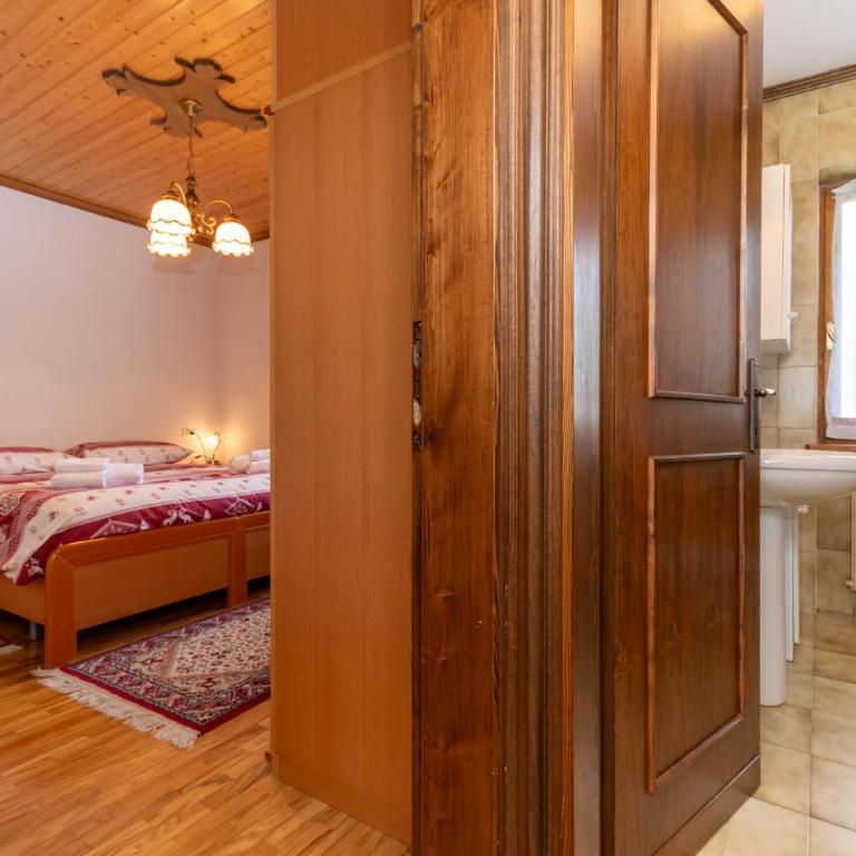 Ciase Ai Ronch - Appartamento con 2 Camere da Letto e con Vista Montagna - 14