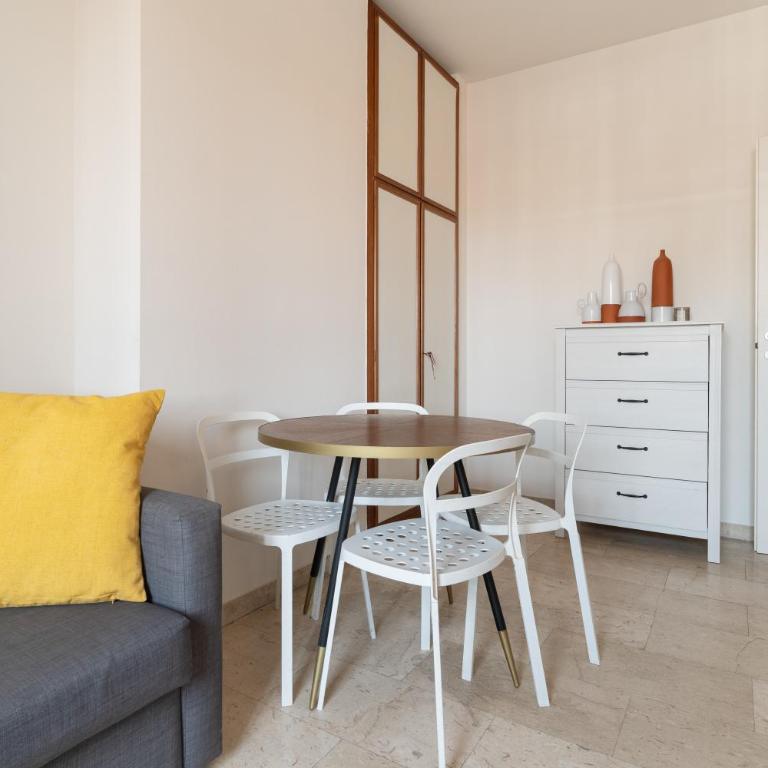 GuestHost - Comfy Studio Porta Venezia MM1 - Monolocale con Divano-Letto - 12