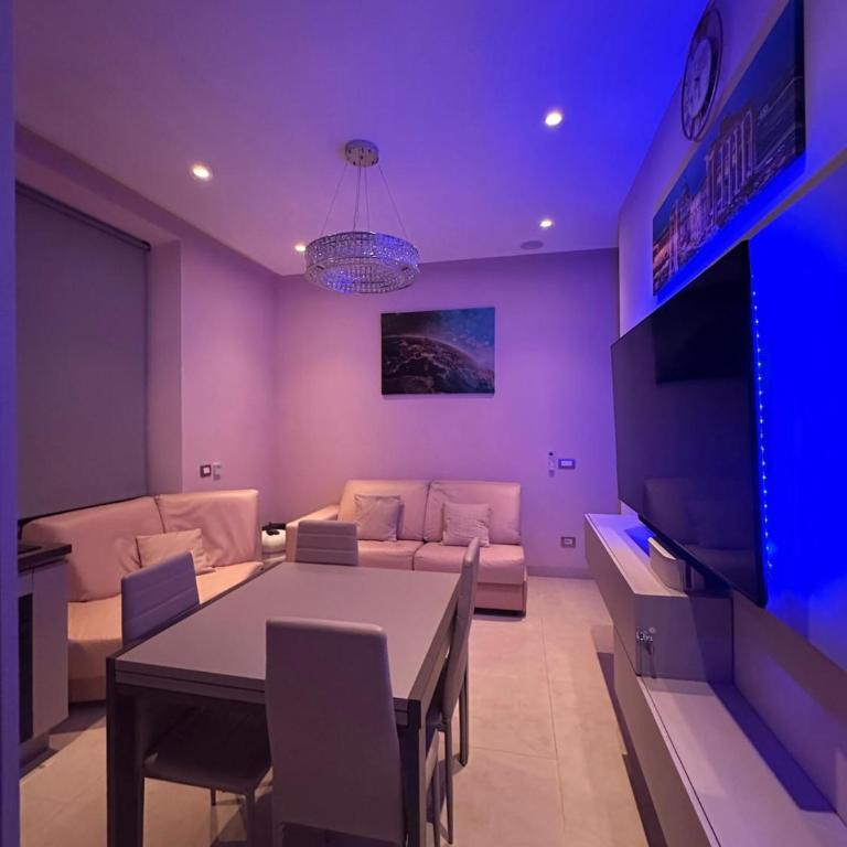 A Dolce Casa Romana Lux Jacuzzi Metro A 2 min - Appartamento Deluxe con 1 Camera da Letto - 2