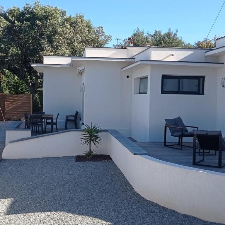 Villa Suzond 8 personnes avec pisicine et entierement climatisée - Three-Bedroom Villa - 2