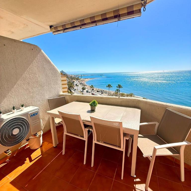 Large Deluxe Front Sea View Apartment Benalbeach - Apartment with Sea View - 3