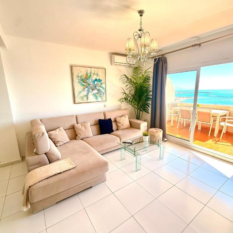 Large Deluxe Front Sea View Apartment Benalbeach - Apartment with Sea View - 8