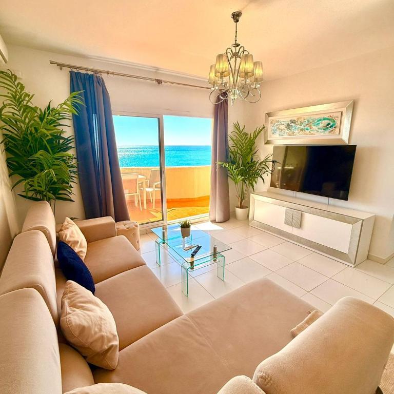 Large Deluxe Front Sea View Apartment Benalbeach - Apartment with Sea View - 6